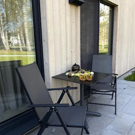 Three By The Sea At Albatross Apartmán *
